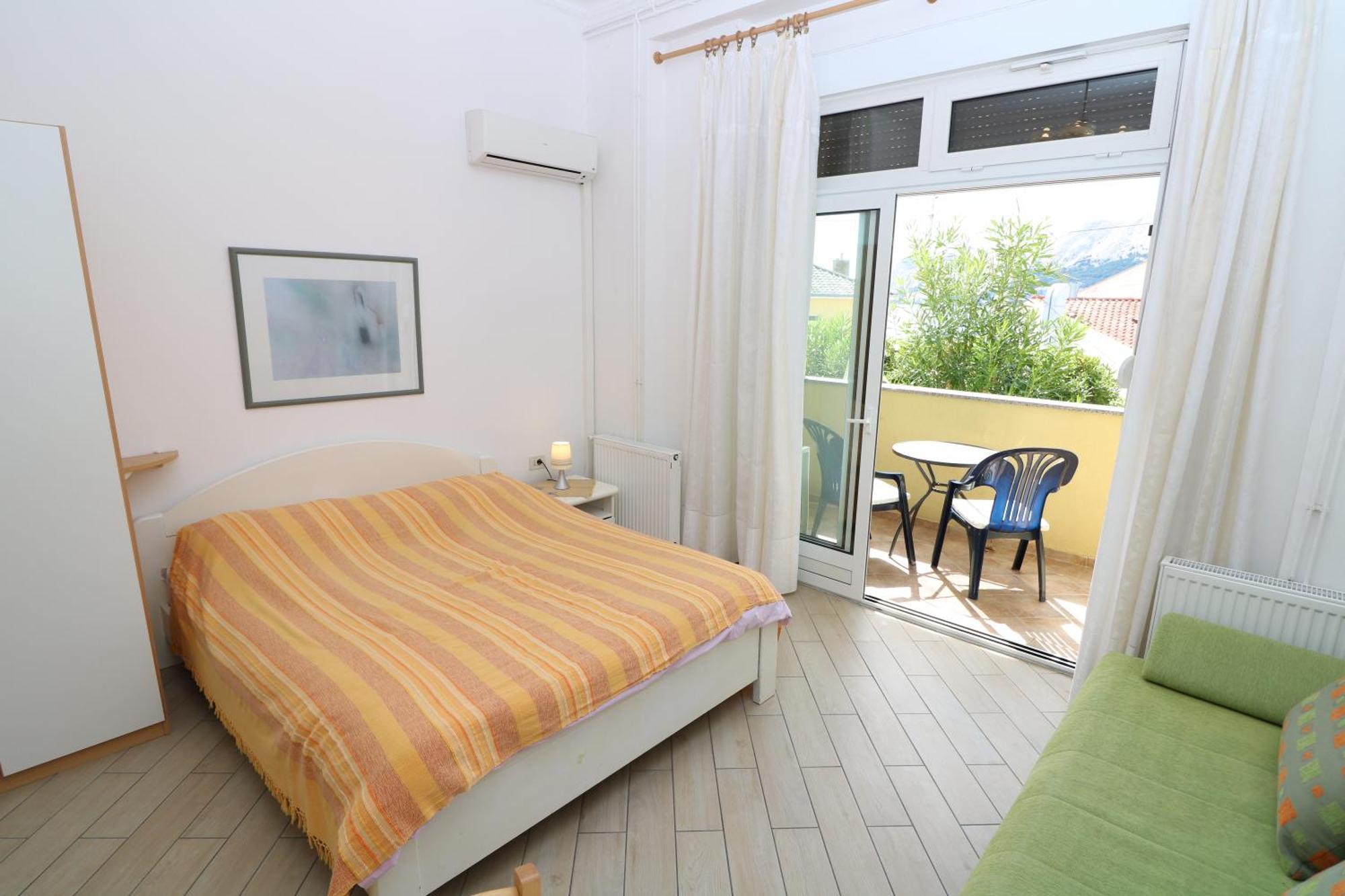 Studio Apartments Cavrak With Terrace Baška Habitación foto