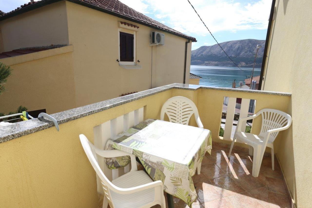Studio Apartments Cavrak With Terrace Baška Habitación foto